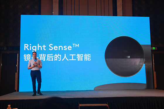 罗技发布创新AI会议摄像头，开启智能办公新纪元