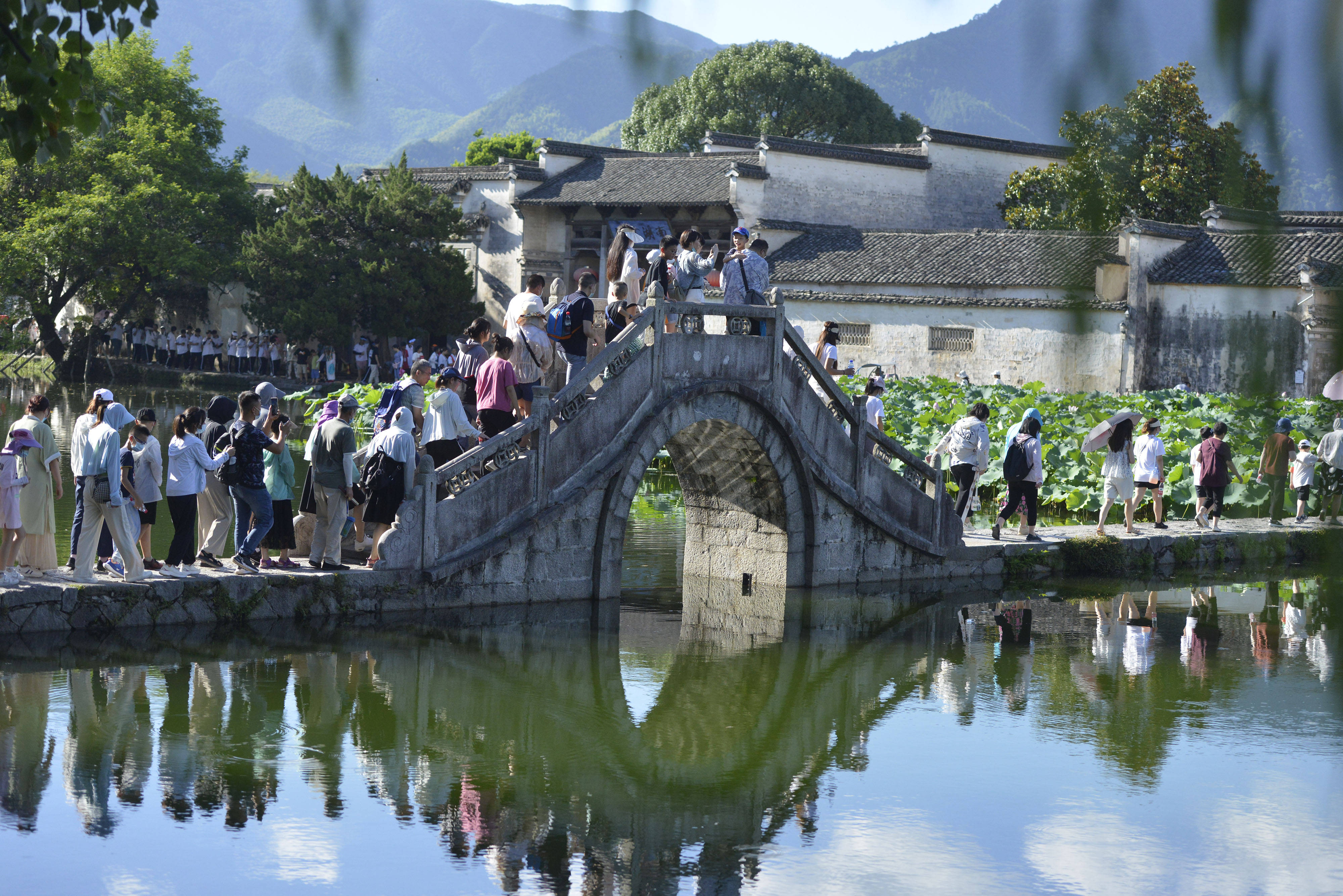探索安徽宏村区域联动模式，构建文化与旅游协同发展的集群效应