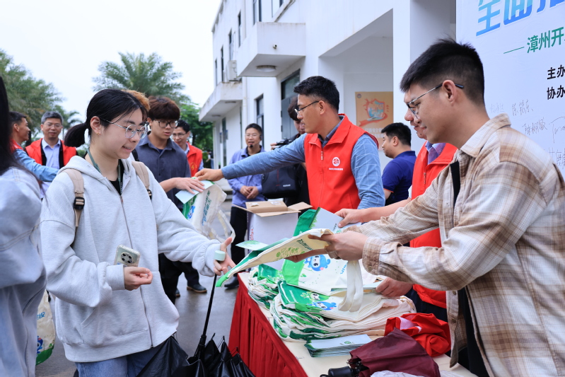 迈向绿色生活新纪元：探索零废弃理念与实践