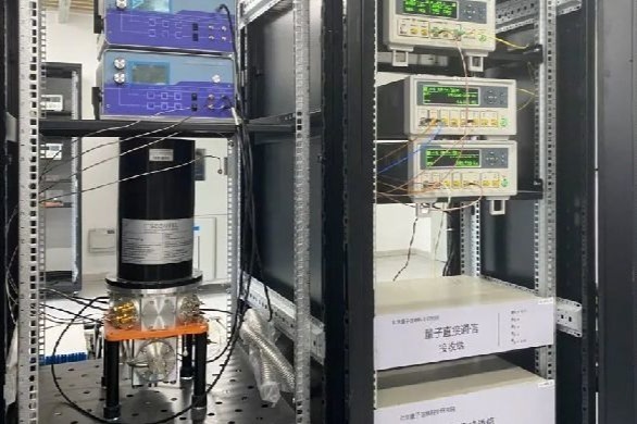 量子通信基站：构建未来安全通信网络的核心设施