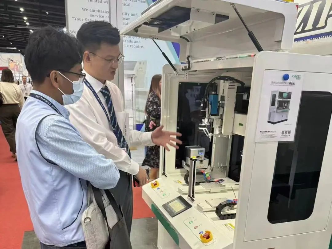 探索未来：智能服装如何改变我们的穿着体验